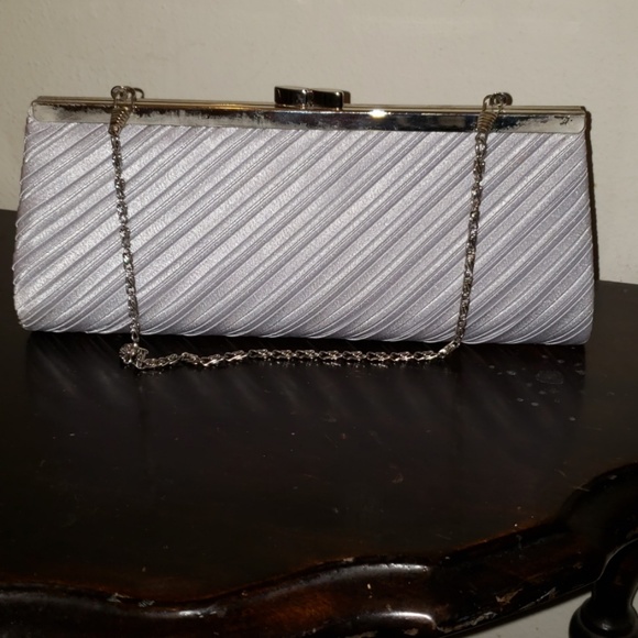 Handbags - Clutch